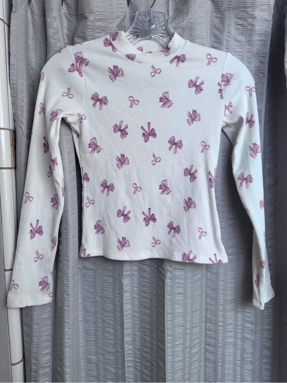 Abercrombie Kids Girls' Long Sleeve White Ribbed Top with Pink Bow Print 9/10